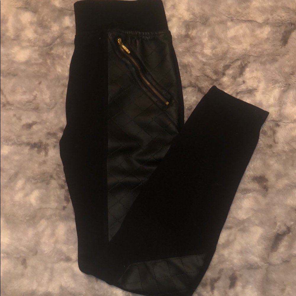 Black leggings